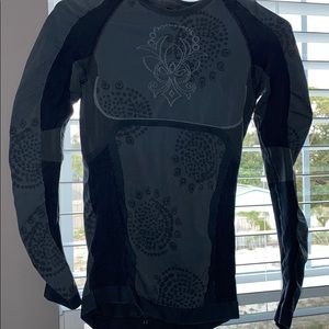 blue stretchy running shirt